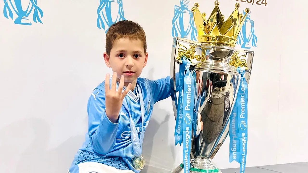 „Messi de Moldova”. Cristi Oprea a semnat cu Manchester City la numai 8 ani şi a fost prezentat ca un superstar