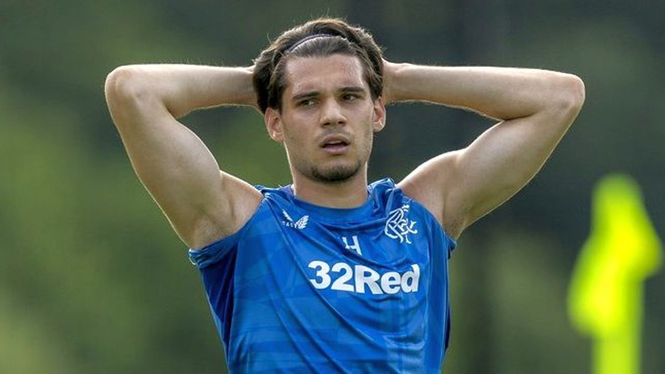 Cel mai longeviv român din La Liga dă verdictul asupra lui Ianis Hagi: „Alaves nu l-a adus doar de dragul de a-l avea în lot”. Ce-l așteaptă pe mijlocaș la națională: „Nu cred că Edi e nebun să riște să-l bage titular cu Israel sau Kosovo, fără meciuri în picioare! El va fi dat afară, nu jucătorul” | EXCLUSIV