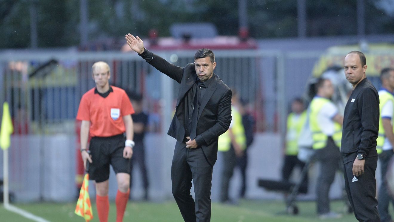 Un nou meci, o nouă victorie, încă un discurs de antrenor fericit. Contra a dezvăluit de ce și-a ales Finlanda drept adversar, l-a ridicat în slăvi pe Budescu și a evidențiat un alt tricolor: "Mereu sunt mulțumit de el! Îi face pe ceilalți să dea totul pe teren"