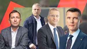 Detalii din spatele ușilor închise de la întâlnirea șefilor de la Dinamo. Andrei Cionca a propus micșorarea valorii capitalului social, reprezentantul Red&White a fost singurul acționar care nu a semnat minuta întâlnirii. Vezi răspunsul „RWM” la oferta de cumpărare, pentru un leu, a 10% din club și ce a promis Sorin Preda | EXCLUSIV