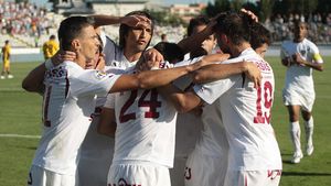 "Rapidul nu se uită în propria ogradă!** Dintre toate candidatele la titlu, are un joc care nu impresionează deloc"