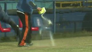 SITUAȚII ȘOCANTE la Târgu Mureș - Pandurii 2-0. Meciul a fost întrerupt! Fotbaliștii lui Grigoraș au refuzat să iasă de la vestiare. "Joacă tu!" i s-a strigat lui Marius Avram