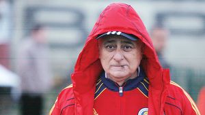 EXCLUSIV | Cauzele care au dus la infarctul suferit de Eugen Neagoe explicate de Pompiliu Popescu, fostul medic al Generației de Aur: "La națională nu fuma!". Cât va sta în spital și sfaturi ce-l vor ține în viață: "Să aibă grijă la ceea ce-i spun acum"  