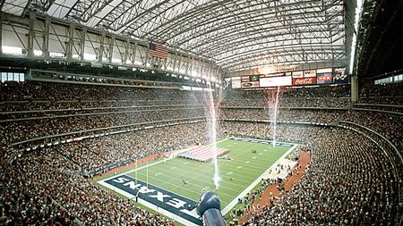 Un stadion ultramodern, in loc de doua mai mici