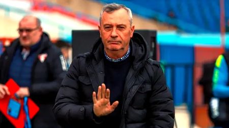 Mircea Rednic i-a anunțat plecarea, dar atacantul s-a întors la UTA Arad!