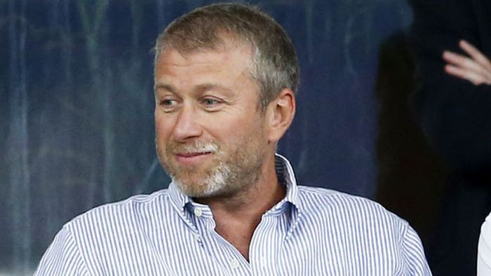 S-a cumințit Abramovic sau îi pregătește ceva lui Benitez? :)** Antrenorul lui Chelsea a oferit un răspuns surprinzător la întrebarea "când ai vorbit ultima dată cu patronul tău?"