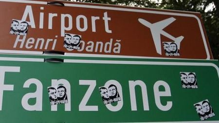 ASR a început revolta celor 50 de mii de stickere!** "LPF = FRF = Mafia" este mesajul care împânzește străzile din orașele mari ale țării