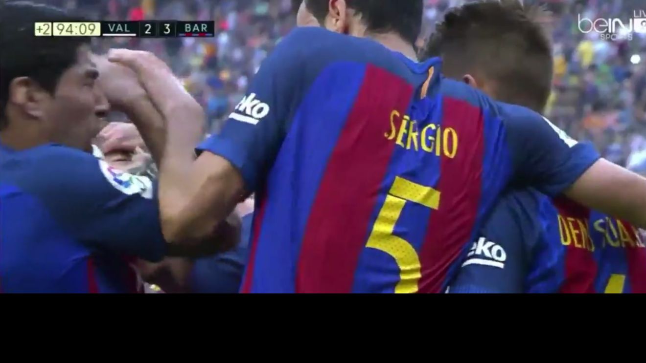 Valencia amendată după incidentul cu sticla din tribune la meciul cu Barcelona. Oficialii federației îi avertizeză pe "lilieci" și pregătesc sancțiuni mai grave pentru următoarea abatere.