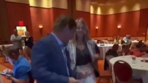 Au dansat în stil american! Banchet la academia de gimnastică a Nadiei Comăneci și a lui Bart Conner. „A devenit deja o tradiție" | VIDEO