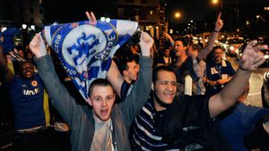 Fanii lui Chelsea se pregătesc să vină la București. Un jucător stelist le-a furat ochii:** "Trebuie să-l vedem pe ăsta!" Becali n-a scăpat nici el. Ce spun pe forumuri