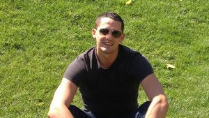 Ștefan Pavel se află în moarte clinică! VIDEO - Cum a fost bătut fostul atlet în fața unui bar din Iași