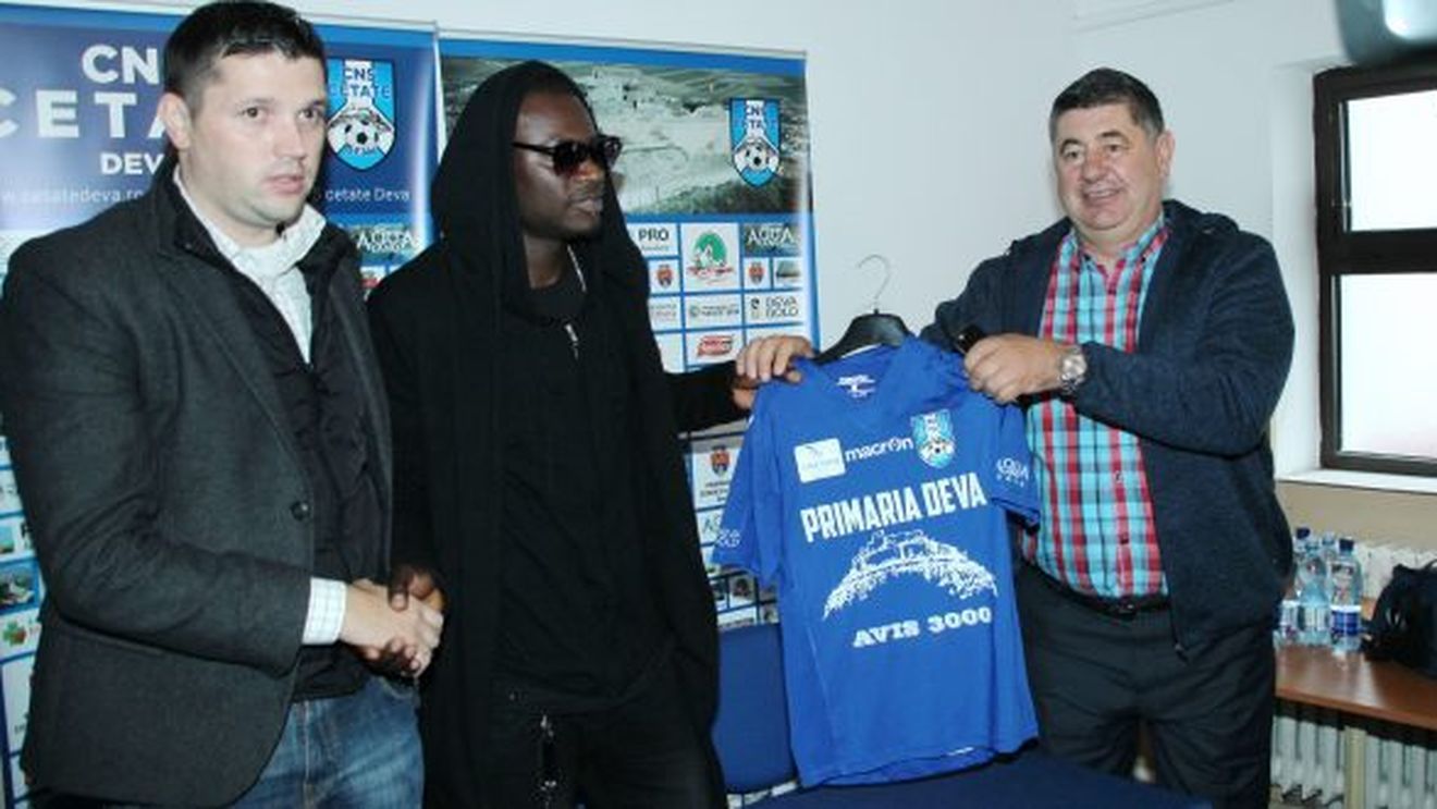 „Nu am venit să joc la mișto!" N''Doye e fotbalist cu acte în regulă în Liga 3, dar nu va lua niciun ban până la finalul turului. Primele declarații și ce număr va purta 