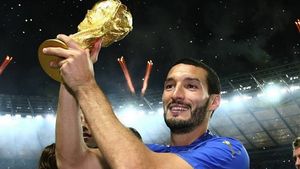 INTERVIU EVENIMENT cu Gianluca Zambrotta: "Ștefan Radu e o legendă, Chivu a scris istorie". Mesaj pentru generația captivă în social media, impresii despre români și cuvinte frumoase pentru Dan Petrescu și Olăroiu. Cum arată acum italianul