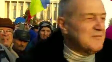 Gigi Becali a ieșit și el la protestele din Piața Victoriei. Ce a declarat patronul FCSB