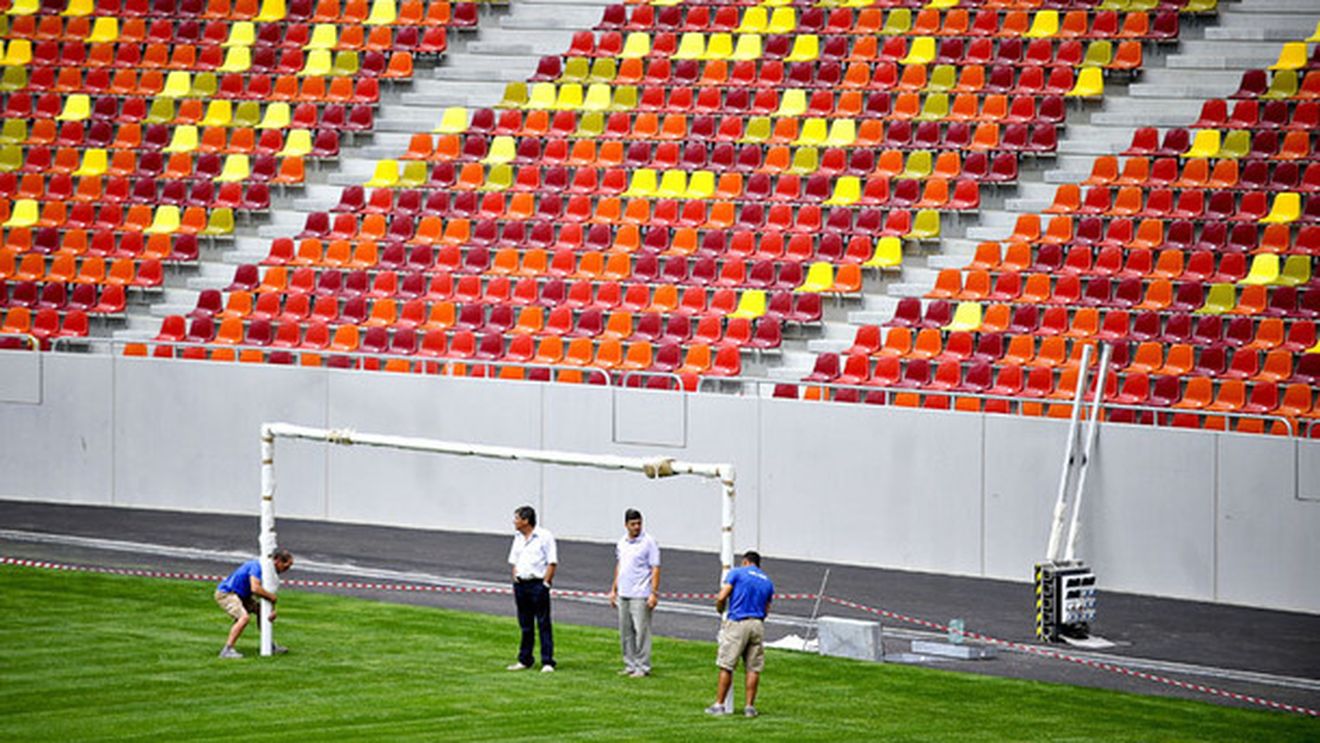 Steaua, Rapid și Oțelul au rezolvat problema gazonului de pe Național Arena!** Becali: "Băi, Copos, tu ești zgârcit!" Cum l-a convins