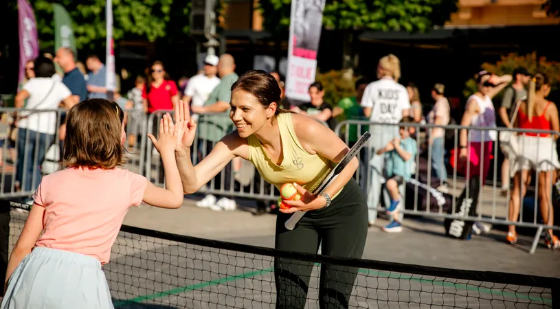 Momente unice pentru copiii pasionați de tenis, la Iași! Raluca Olaru și Andreea Mitu au jucat tenis cu peste 150 de copii, de Kids’ Day