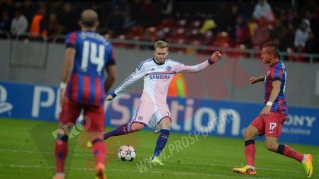 "Ar fi mai bine să se reprofileze, să joace croquet!" Englezii s-au prăpădit de râs după prima repriză de la București. Pe cine au pus ochii