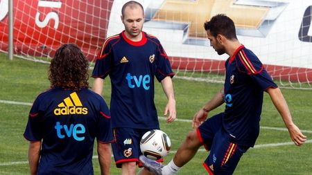 Atenție BarÃ§a! Mourinho vrea să-l "deturneze" pe Fabregas spre Real!