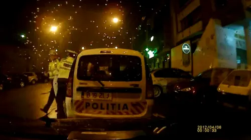 VIDEO INCREDIBIL! Se întâmplă în România! Ce a pățit un șofer care a depășit o mașină  staționată: „Poți să faci contestație!”