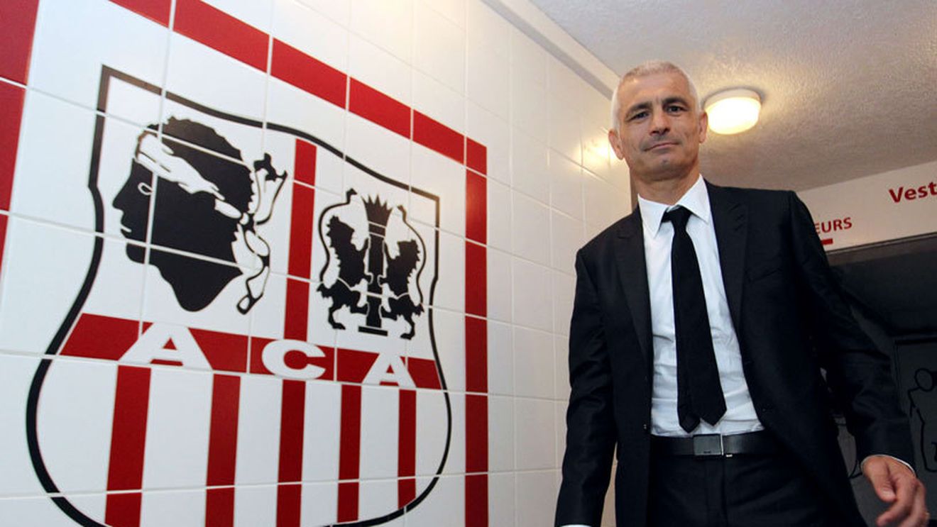 Ravanelli pregătește un transfer de 5 stele de la Juventus pentru a-l înlocui pe Mutu! Ajaccio mai vrea încă un român