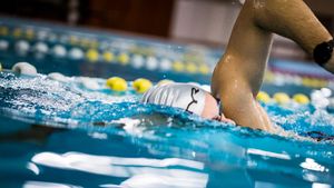 Sebastian Furtună face valuri de bine! Acțiunea Swimathon pentru copiii cu autism are loc la bazinul Dinamo | GALERIE FOTO