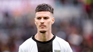 Absolut dezastruos! Cifrele horror ale lui Dennis Man din meciul cu AS Roma i-au făcut pe ziariștii din Parma să îl numească așa pe român