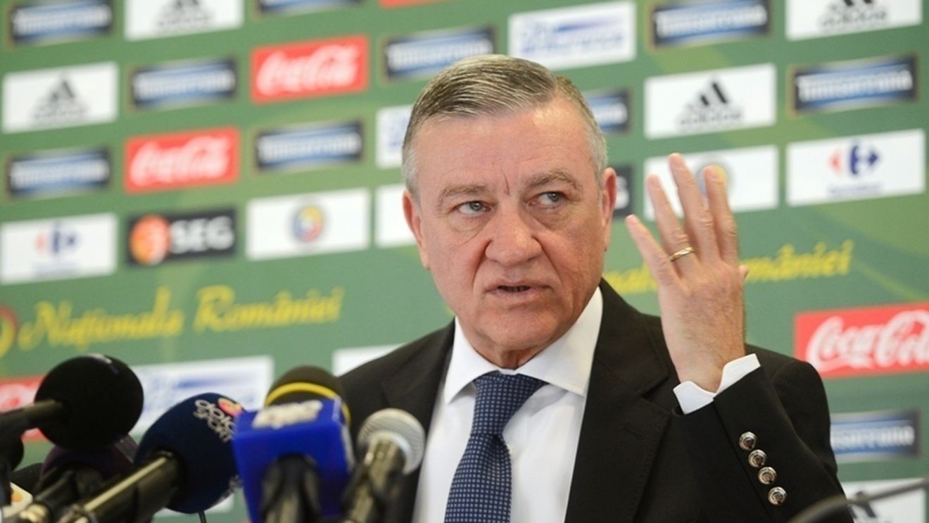 "Deocamdată nu se pot numi fotbaliști, sunt doar jucători!" "Nașul" i-a luat în colimator pe puștii de la "tineret"