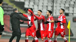 Suporterii dinamoviști au dat prima de joc, Nicolae Badea a făcut cinste cu masa! Surpriză în vestiarul „câinilor” după victoria cu Viitorul | EXCLUSIV