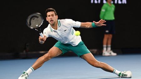 Novak Djokovic, primul finalist al probei masculine de simplu la Australian Open! Revelația Aslan Karaţev, învinsă după 113 minute de joc