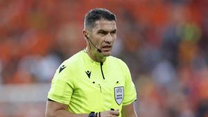 Scandal cu brigada lui Istvan Kovacs la meciul Inter Milan - Atletico Madrid, după o fază controversată! Italienii au turbat de furie pentru că arbitrii din România ar fi avantajat clar formația conaționalului Horațiu Moldovan