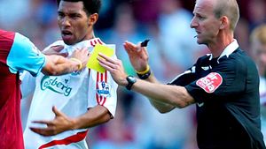 Mike Riley, arbitrul de "casă" al italienilor!