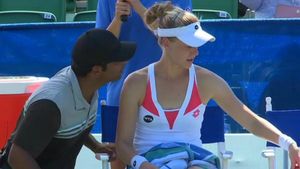 VIDEO | Jucătoare de tenis, tratată grobian la turneul de la Stanford. I-a cerut sfatul iubitului, iar el i-a replicat: "Taci dracului din gură"