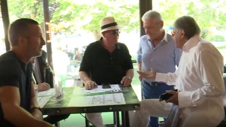 Dumitru Dragomir și gluma nereușită a zilei: "Bă, dar cum stăm noi de vorbă cu puscariașii, mă?". VIDEO | Cum au reacționat Ilie Năstase, MM Stoica și Giovani Becali, aflați la aceeași masă cu "Corleone"