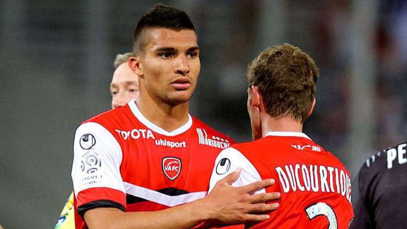 Așa a ajuns FCSB aproape să pună mâna pe un fundaș "cu nume". Detaliul marcant din cariera lui Lindsay Rose, ultima țintă a lui Becali