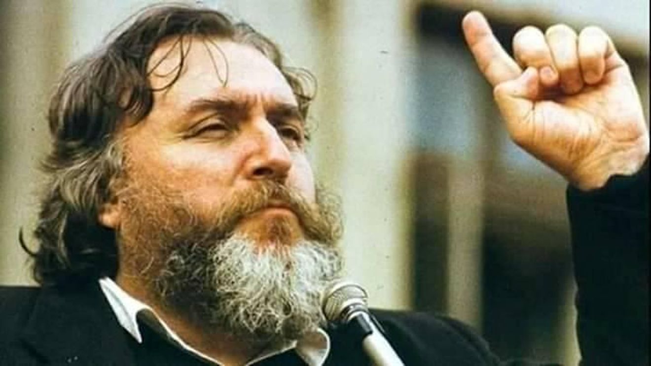 Zece ani fără Adrian Păunescu! Povestea celebrului imn al Rapidului. Versuri scrise la un „șpriț" alături de prietenul Ion Motroc | EXCLUSIV