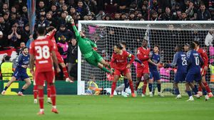 Ilie Dumitrescu n-a ezitat. Pe el l-a ales MVP după Liverpool - PSG