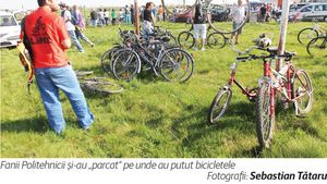 Primarul, fotbalul și bicicletele!** FOTO Fanii lui Poli au făcut din nou show