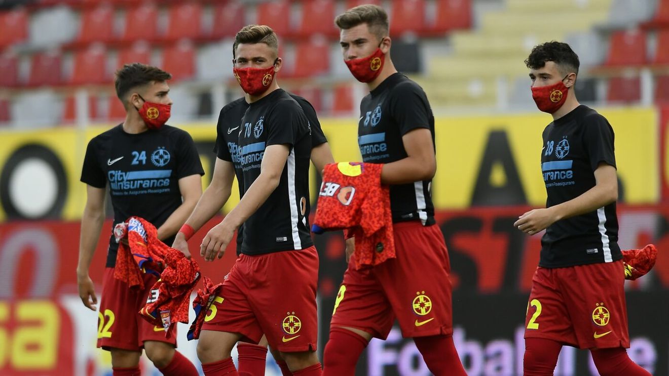 Uluitoarea prăbușire a favoritului lui Mihai Stoica! Unde a ajuns să joace și cum a fost pus pe liber fosta „perlă” de la FCSB