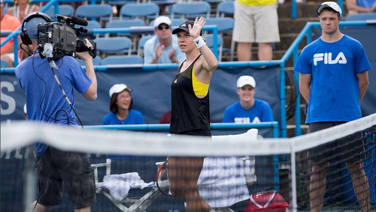 Atitudine, determinare, VICTORIE! Simona Halep s-a calificat în optimile turneului de la Toronto după 6-3, 6-4 cu Magdalena Rybarikova