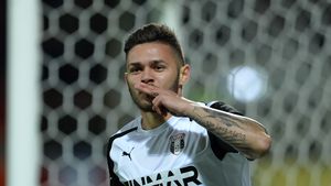 4 milioane de euro în buzunarul lui Alex Ioniță. "Dacă aș avea banii ăștia...". Fotbalistul descoperit de marele Sandu Neagu uimește