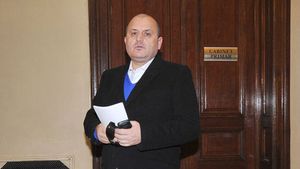 Balaci trage un semnal de alarmă: "Lucrurile se întâmplă invers la Craiova!" Și-a pierdut încrederea în Mititelu: "Omul îmi lasă senzația că e bolnav"