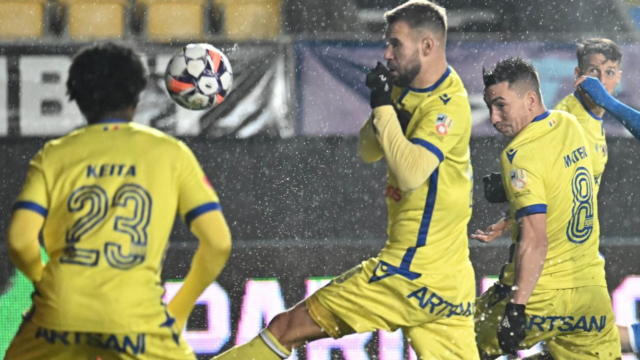 Încă două lovituri primite de Petrolul înaintea meciului cu liderul Universitatea Cluj