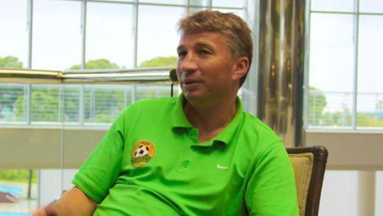 Chiar e un IDOL!** Fanii i-au cântat numele lui "Super Dan"! VEZI cum a reacționat Petrescu!