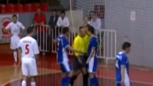 VIDEO Minifotbal, nervi întinși la maximum! Arbitrul i-a dat un cap în gură unui portar și a fost arestat