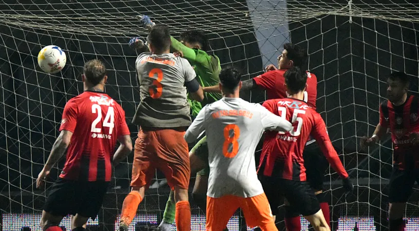 Metaloglobus a plecat cu fruntea sus de la Miercurea Ciuc, deși a pierdut. Ianis Zicu și-a motivat elevii: ”Jucăm fotbal, nu ne batem joc. Nu creștem prin lucruri care n-au legătură cu sportul”