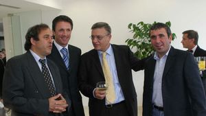 Sandu l-a binecuvântat pe Gică Popescu: "E indicat să conducă FRF, îl susțin"