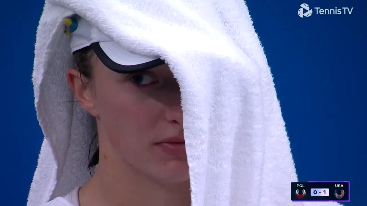 Iga Swiatek și-a arătat pentru prima oară slăbiciunile în văzul tuturor! Liderul WTA, în lacrimi după înfrângerea incredibilă de la United Cup | FOTO