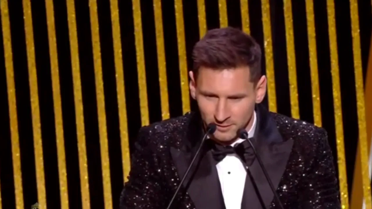 Lionel Messi, mesaj surprinzător pentru Robert Lewandowski după ce a câștigat „Balonul de Aur”: „France Football ar fi trebuit să îţi dea trofeul!”