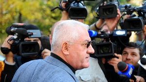 Dragomir: "Mă rog ca Burleanu să rămână în funcție până va schimba Legea 4"