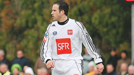 „Au curs râuri de șampanie"